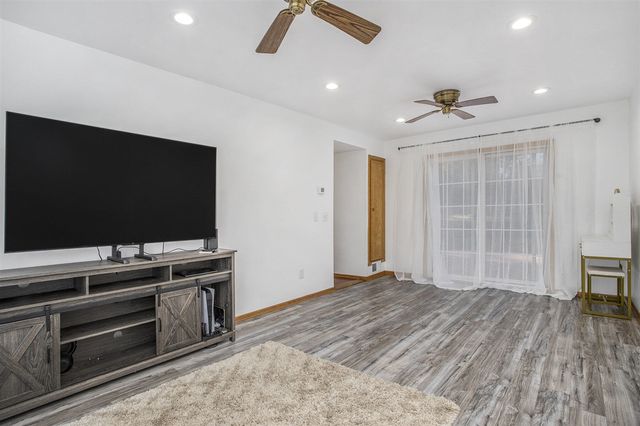 3229 W Shore Drive, Battle Creek, MI 49017