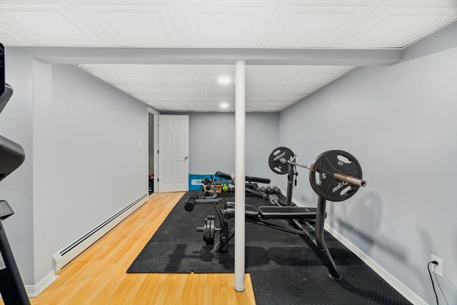 1870 County St, Somerset, MA 02726