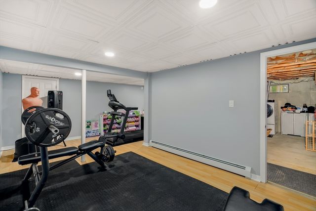 1870 County St, Somerset, MA 02726