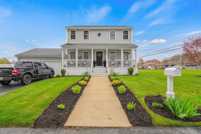 1870 County St, Somerset, MA 02726