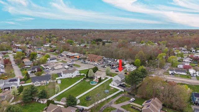 1870 County St, Somerset, MA 02726