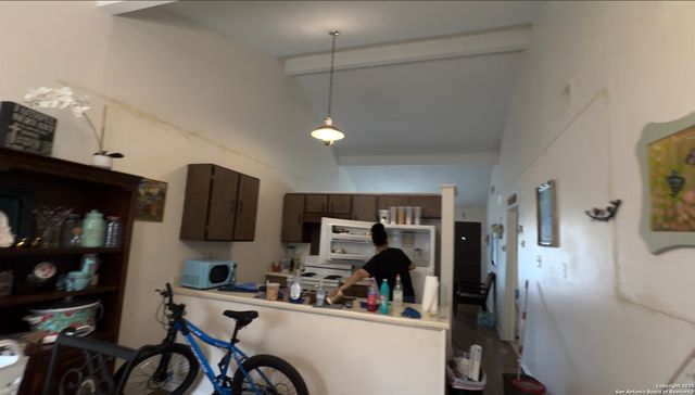 6520 Spring Lark, San Antonio, TX 78249