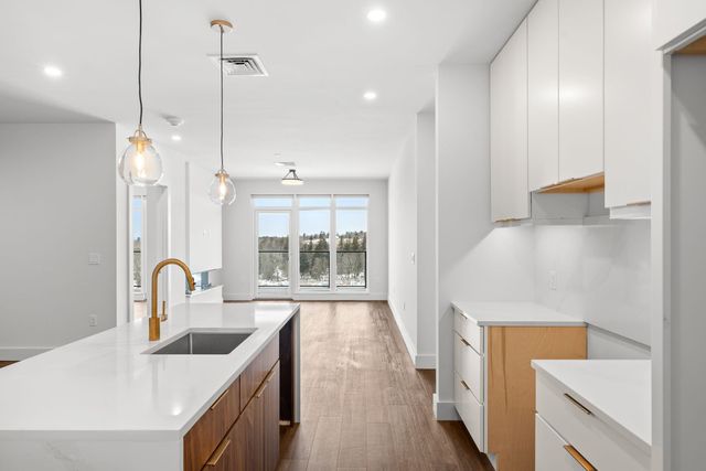 125 Cambrian Way Unit 613, Burlington, VT 05401