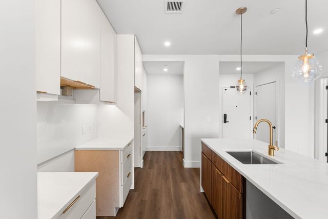 125 Cambrian Way Unit 613, Burlington, VT 05401