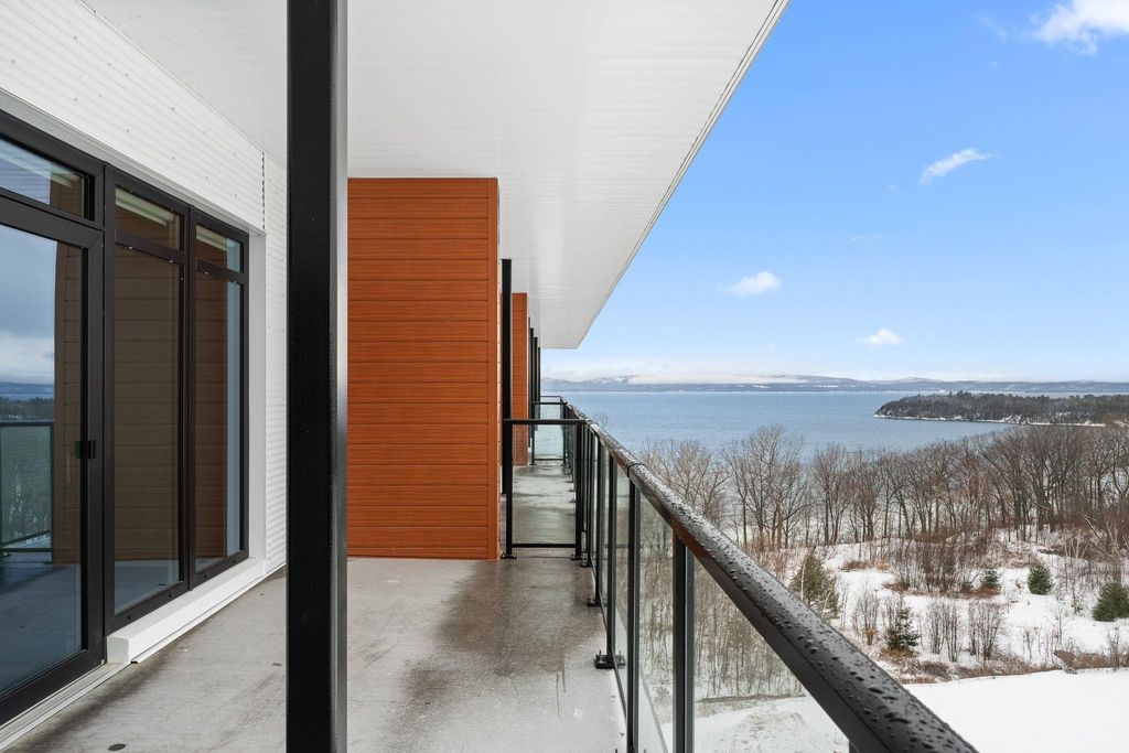 125 Cambrian Way Unit 613, Burlington, VT 05401