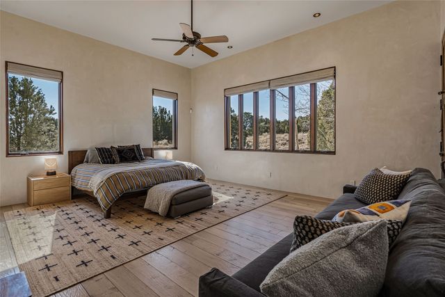 20 Rising Moon, Santa Fe, NM 87506