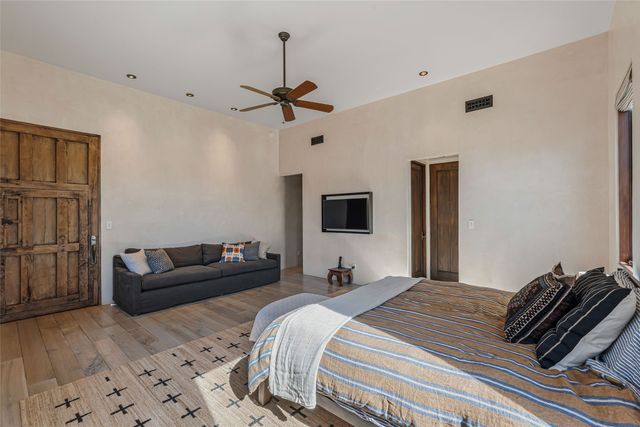 20 Rising Moon, Santa Fe, NM 87506
