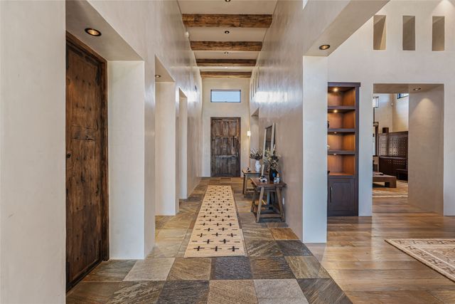 20 Rising Moon, Santa Fe, NM 87506