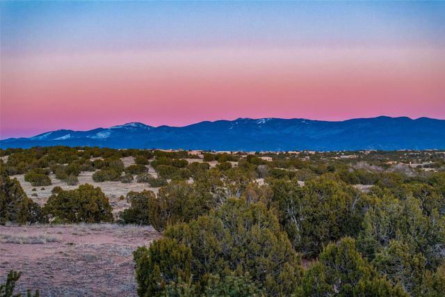 20 Rising Moon, Santa Fe, NM 87506