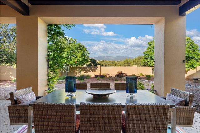 20 Rising Moon, Santa Fe, NM 87506
