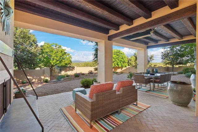 20 Rising Moon, Santa Fe, NM 87506