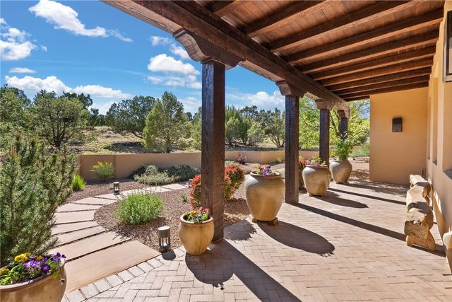 20 Rising Moon, Santa Fe, NM 87506