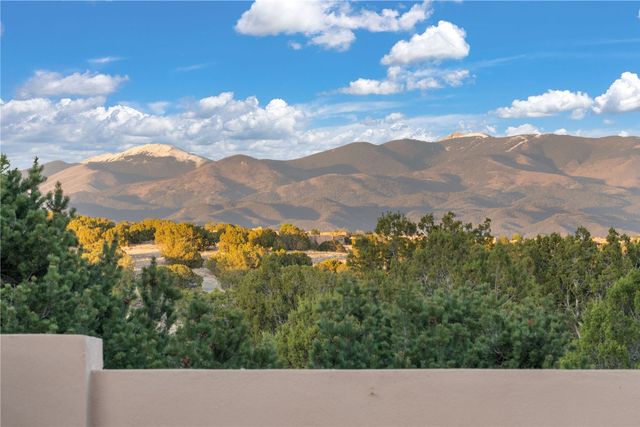 20 Rising Moon, Santa Fe, NM 87506