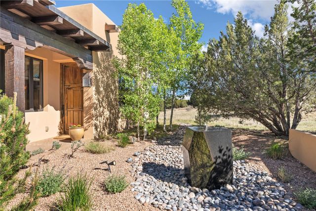 20 Rising Moon, Santa Fe, NM 87506