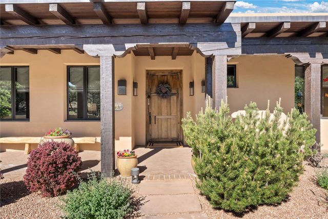 20 Rising Moon, Santa Fe, NM 87506