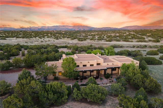 20 Rising Moon, Santa Fe, NM 87506