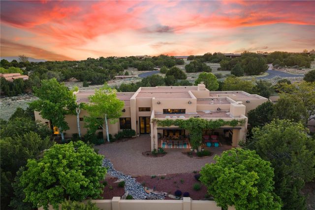 20 Rising Moon, Santa Fe, NM 87506