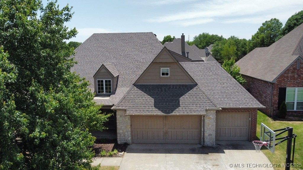8806 E 110th Street, Tulsa, OK 74133