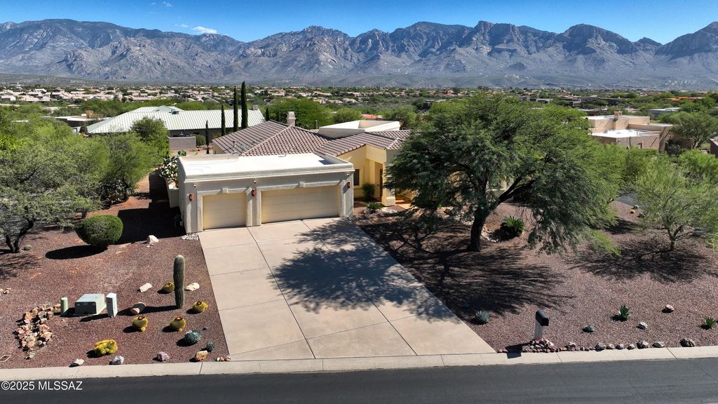 12510 N Piping Rock Road, Oro Valley, AZ 85755