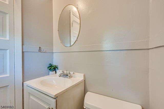 121 S Washington Ave, Dunellen Boro, NJ 08812