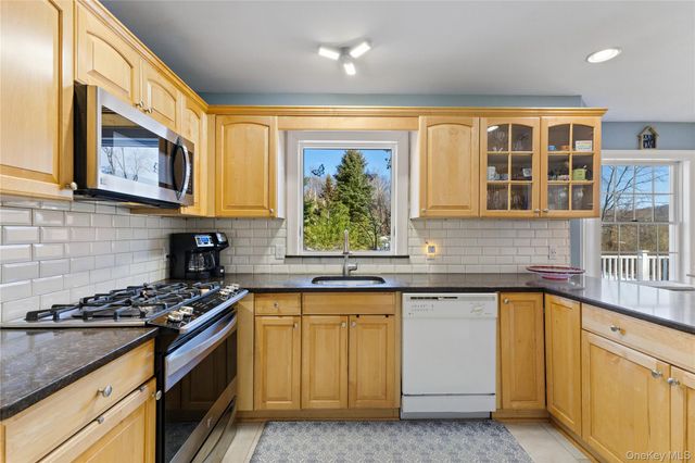 128 High View Drive, Carmel, NY 10512