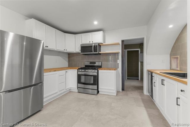 14801 Spring Garden Street, Detroit, MI 48205