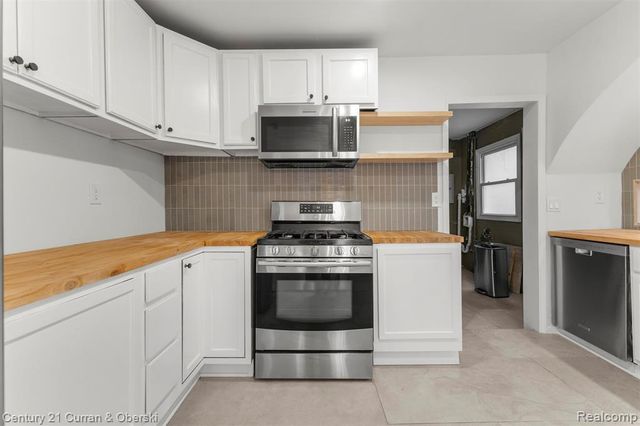 14801 Spring Garden Street, Detroit, MI 48205