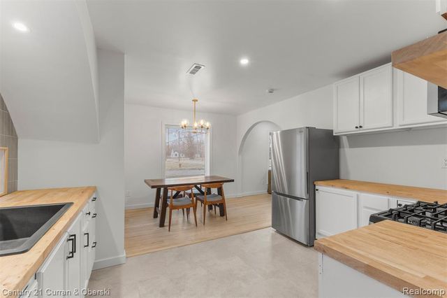 14801 Spring Garden Street, Detroit, MI 48205