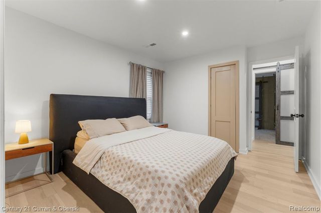 14801 Spring Garden Street, Detroit, MI 48205