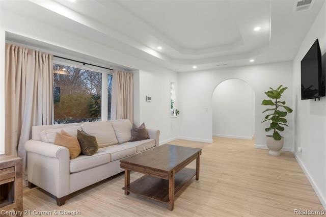 14801 Spring Garden Street, Detroit, MI 48205