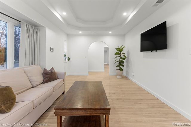 14801 Spring Garden Street, Detroit, MI 48205