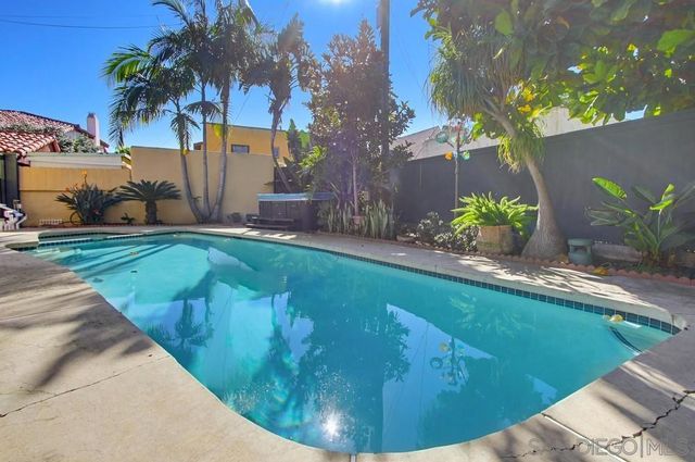 3021 Freeman, San Diego, CA 92106