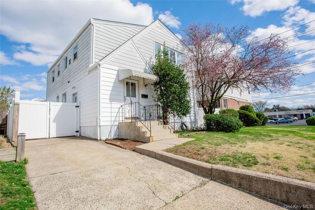 193 Nassau Boulevard Main, West Hempstead, NY 11552