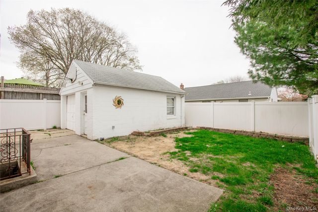 193 Nassau Boulevard Main, West Hempstead, NY 11552
