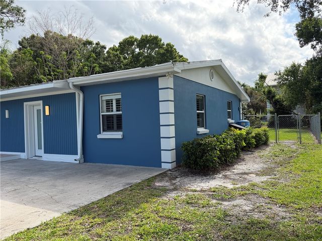 1835 42nd Avenue B, Vero Beach, FL 32960