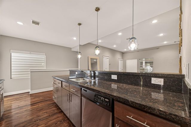 1510 Crockett Street B, Houston, TX 77007