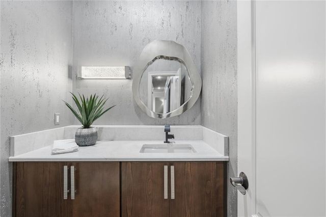 13916 Nicklaus Drive, Overland Park, KS 66223