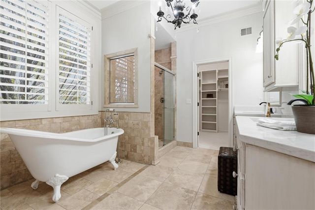 13916 Nicklaus Drive, Overland Park, KS 66223