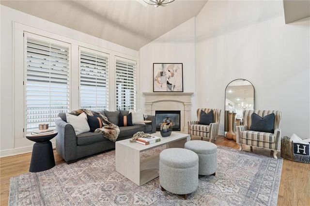 13916 Nicklaus Drive, Overland Park, KS 66223