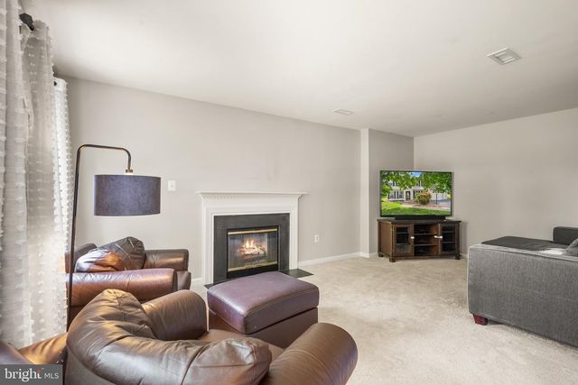 5793 ROCKCLIFF LN, Woodbridge, VA 22193