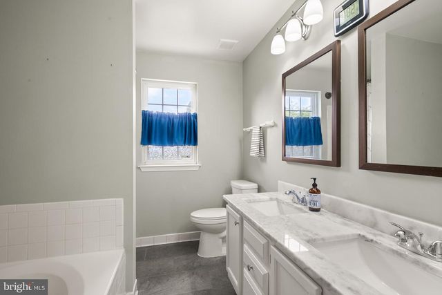 5793 ROCKCLIFF LN, Woodbridge, VA 22193
