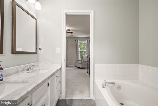 5793 ROCKCLIFF LN, Woodbridge, VA 22193