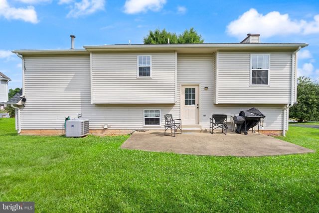 5793 ROCKCLIFF LN, Woodbridge, VA 22193