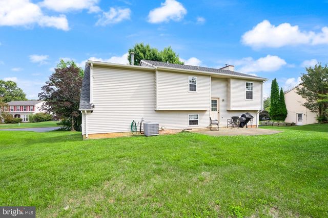 5793 ROCKCLIFF LN, Woodbridge, VA 22193