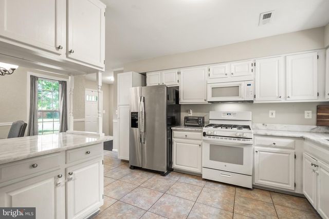 5793 ROCKCLIFF LN, Woodbridge, VA 22193