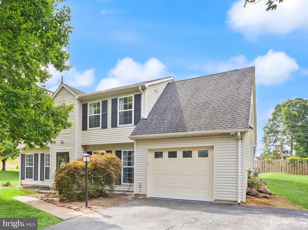 5793 ROCKCLIFF LN, Woodbridge, VA 22193