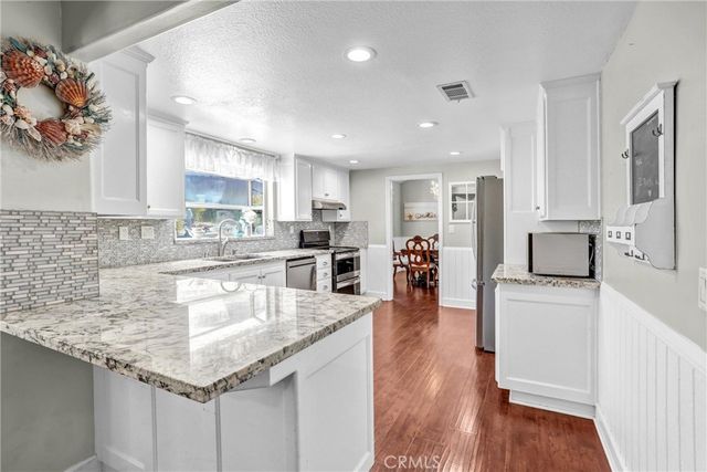 30050 Skippers Way, Canyon Lake, CA 92587