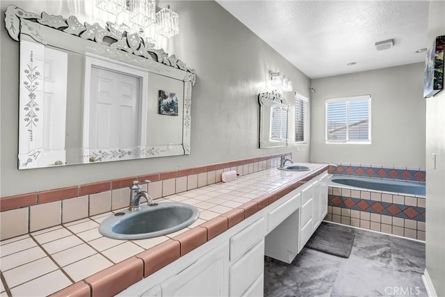 30050 Skippers Way, Canyon Lake, CA 92587
