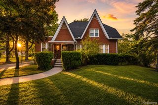 17321 E 11 Mile Road, Roseville, MI 48066