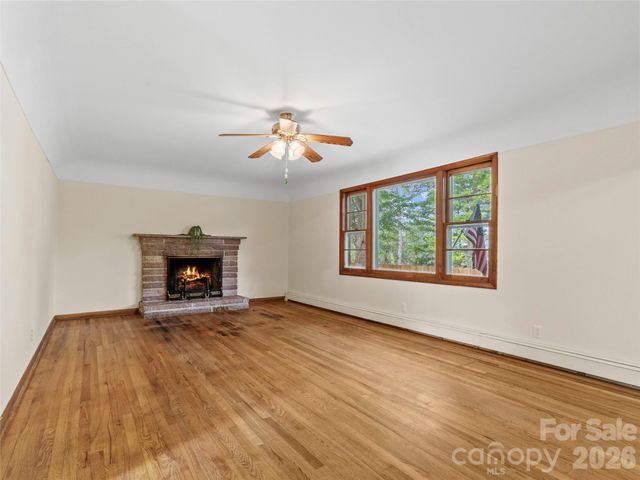 309 Presnell Street, Burnsville, NC 28714